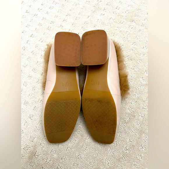 Loafers with heel. Great for fall/winter styles. - Picture 3 of 3